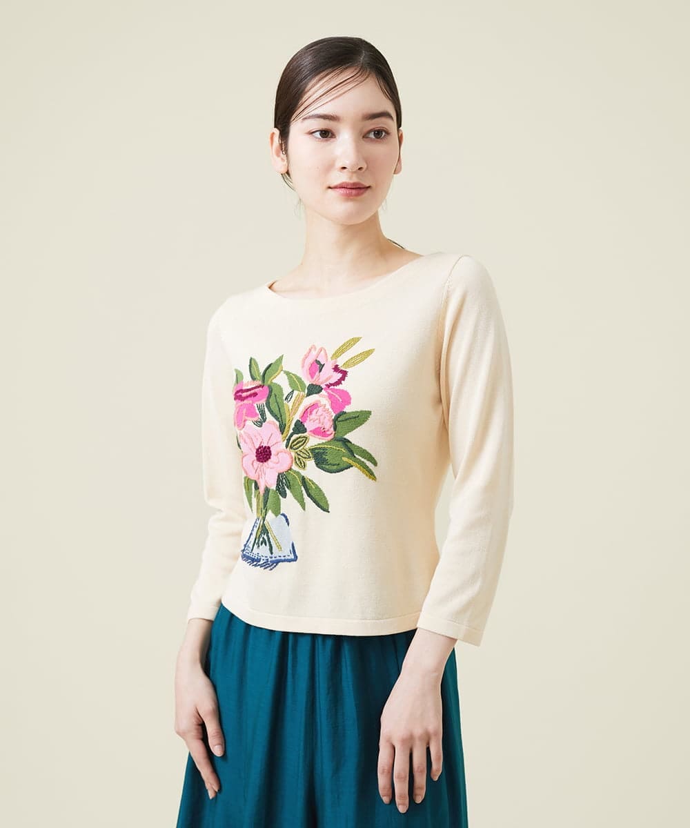 GBFET05590 Sybilla(シビラ) フラワーベース刺繍プルオーバー アイボリー