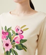 GBFET05590 Sybilla(シビラ) フラワーベース刺繍プルオーバー アイボリー