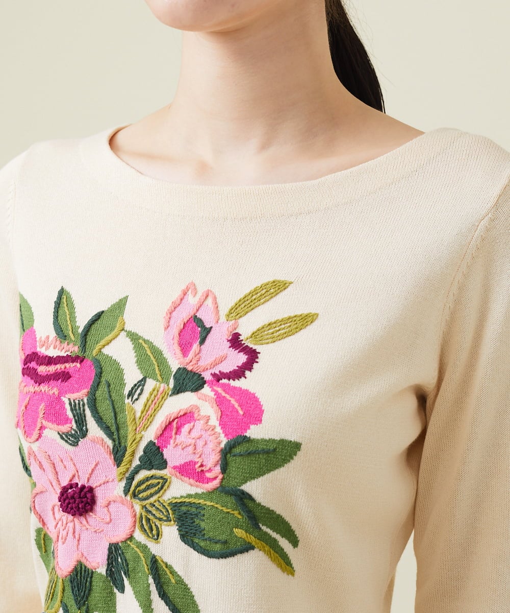 GBFET05590 Sybilla(シビラ) フラワーベース刺繍プルオーバー アイボリー
