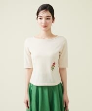 GBFGT02290 Sybilla(シビラ) ポイントフラワー刺繍プルオーバー ベージュ