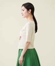 GBFGT02290 Sybilla(シビラ) ポイントフラワー刺繍プルオーバー ベージュ