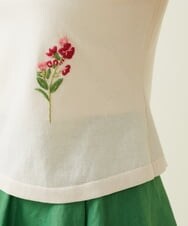 GBFGT02290 Sybilla(シビラ) ポイントフラワー刺繍プルオーバー ベージュ