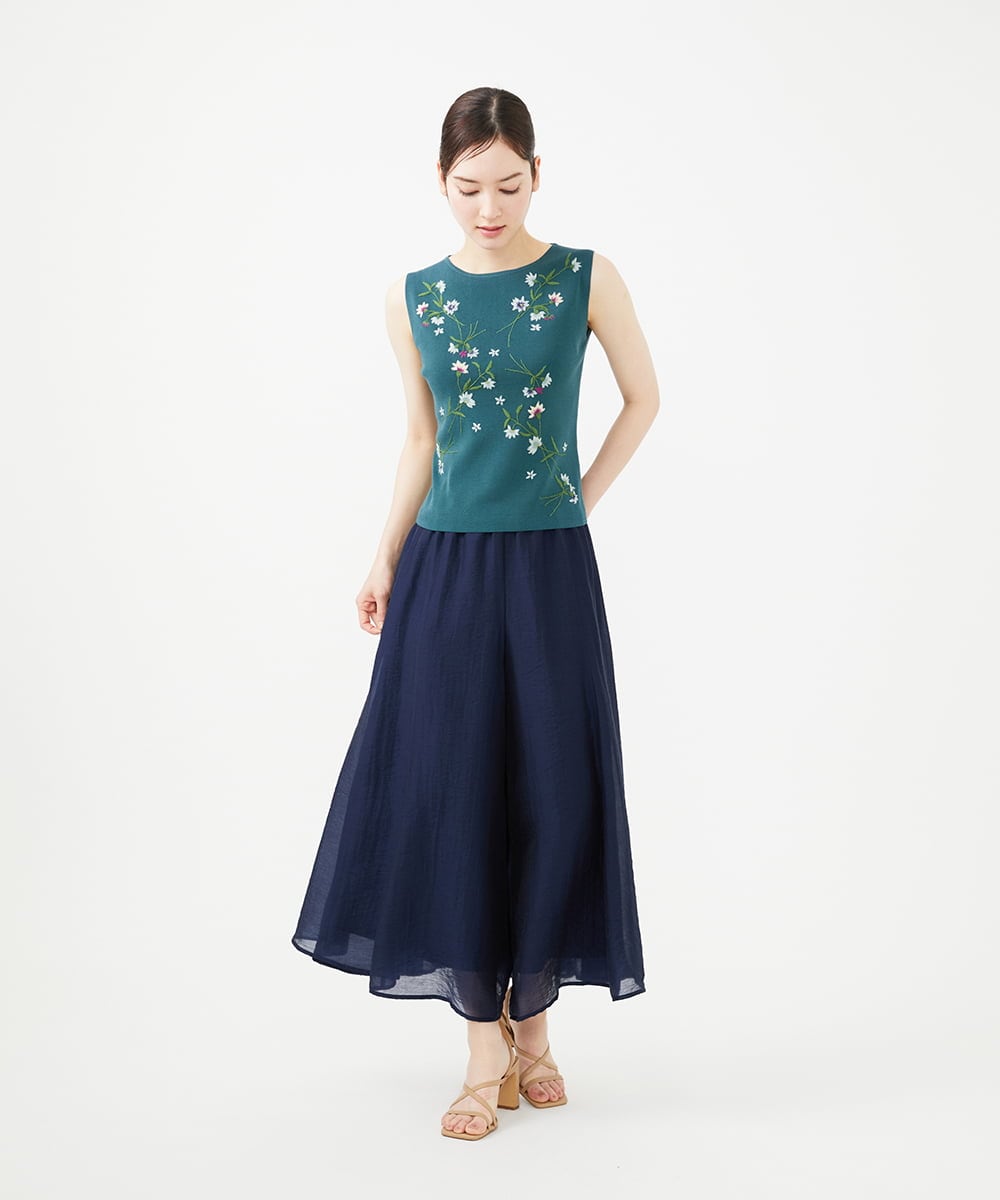GBFHB31650 Sybilla(シビラ) フラワー刺繍ノースリーブプルオーバー グリーン