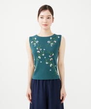 GBFHB31650 Sybilla(シビラ) フラワー刺繍ノースリーブプルオーバー グリーン