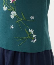 GBFHB31650 Sybilla(シビラ) フラワー刺繍ノースリーブプルオーバー グリーン