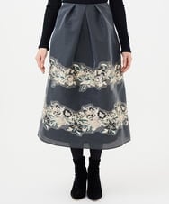 GBHCA33490 Sybilla(シビラ) フラワーカットジャカードタックスカート ダークグレー