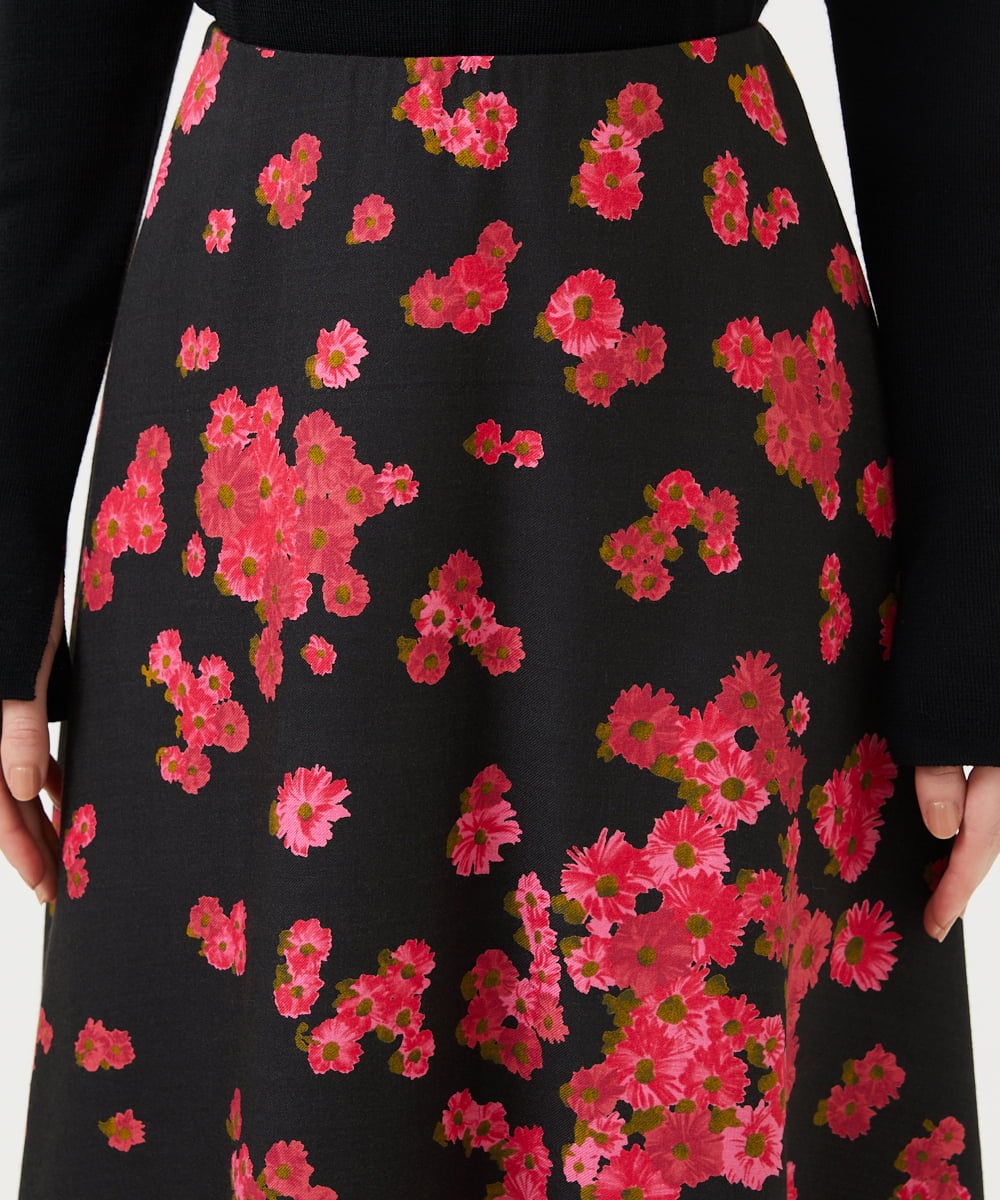 GBHCD40360 Sybilla(シビラ) ピンクマーガレットプリントスカート ブラック