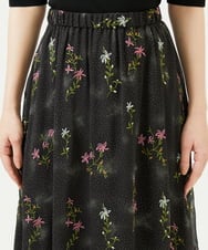 GBHED01700 Sybilla(シビラ) ドットフラワー刺繍スカート ブラック系