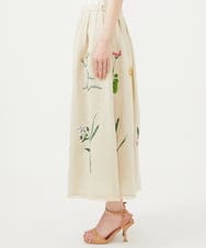 GBHGA01790 Sybilla(シビラ) 先染めリネン刺繍スカート ベージュ
