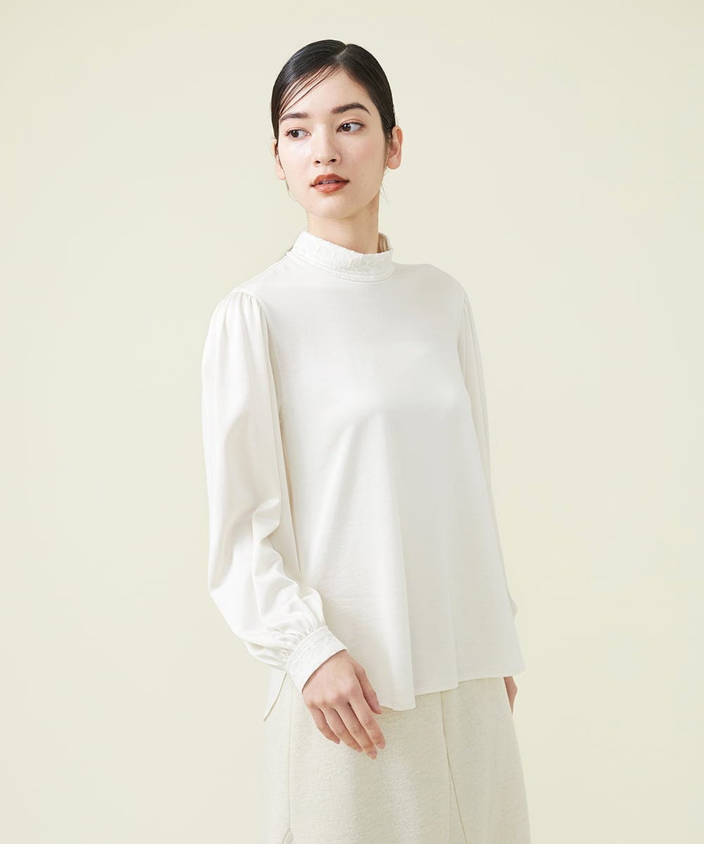 GBKCU24290 Sybilla(シビラ) リバーレーススタンドカラーカットソー アイボリー