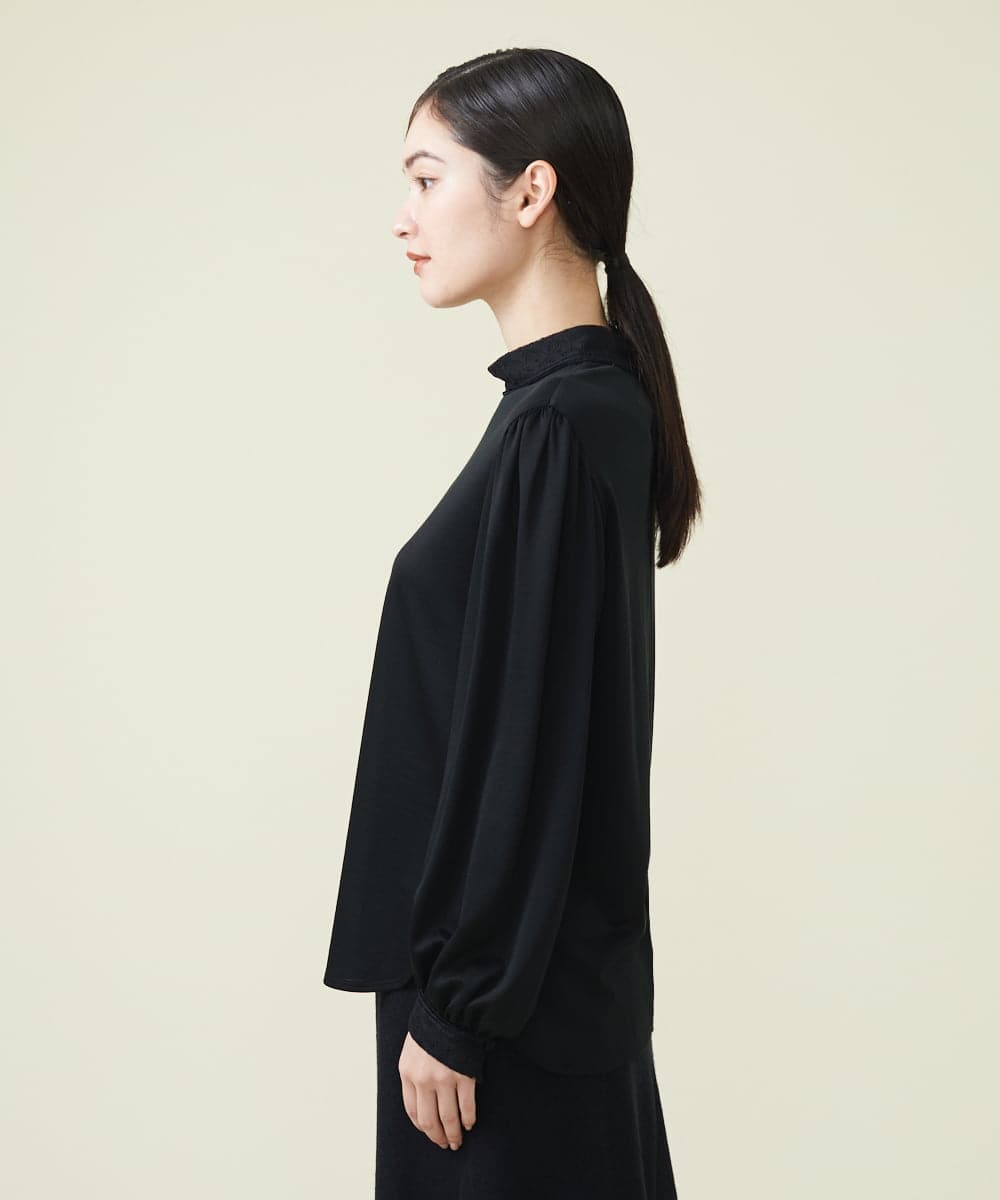 GBKCU24290 Sybilla(シビラ) リバーレーススタンドカラーカットソー ブラック