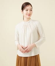 GBKEW31230 Sybilla(シビラ) 【メディア着用】タックデザインスタンドカラーカットソー アイボリー