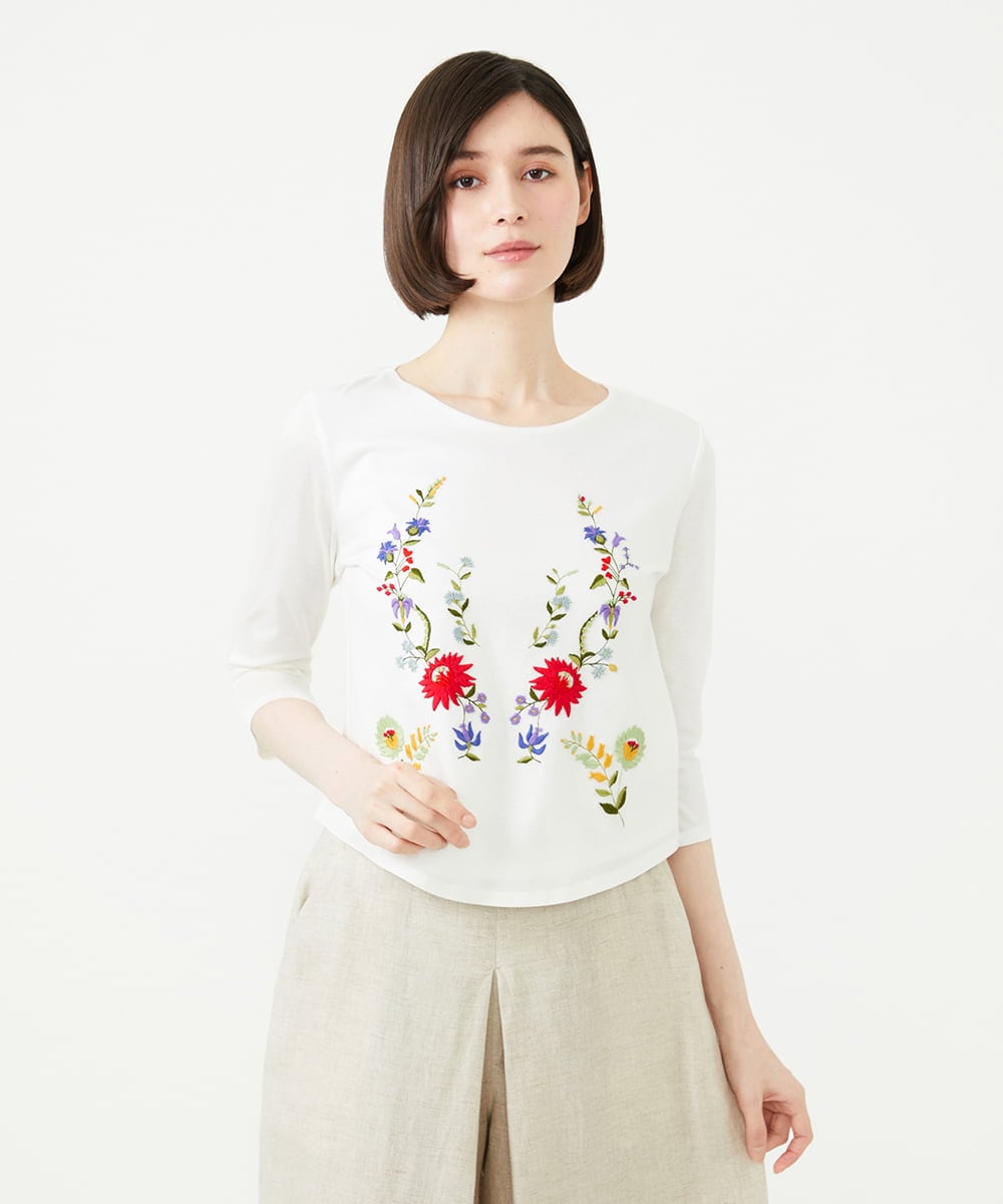 シンメトリー風フラワー刺繍カットソー(カットソー・Tシャツ