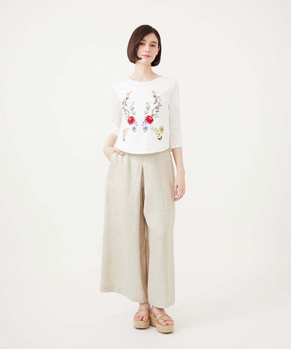 GBKGF03300 Sybilla(シビラ) シンメトリー風フラワー刺繍カットソー ホワイト