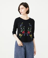 GBKGF03300 Sybilla(シビラ) シンメトリー風フラワー刺繍カットソー ブラック