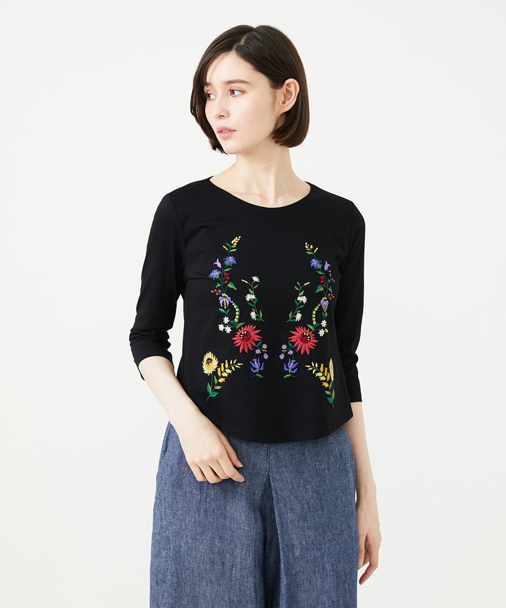 シンメトリー風フラワー刺繍カットソー(カットソー・Tシャツ