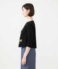 GBKGF03300 Sybilla(シビラ) シンメトリー風フラワー刺繍カットソー ブラック