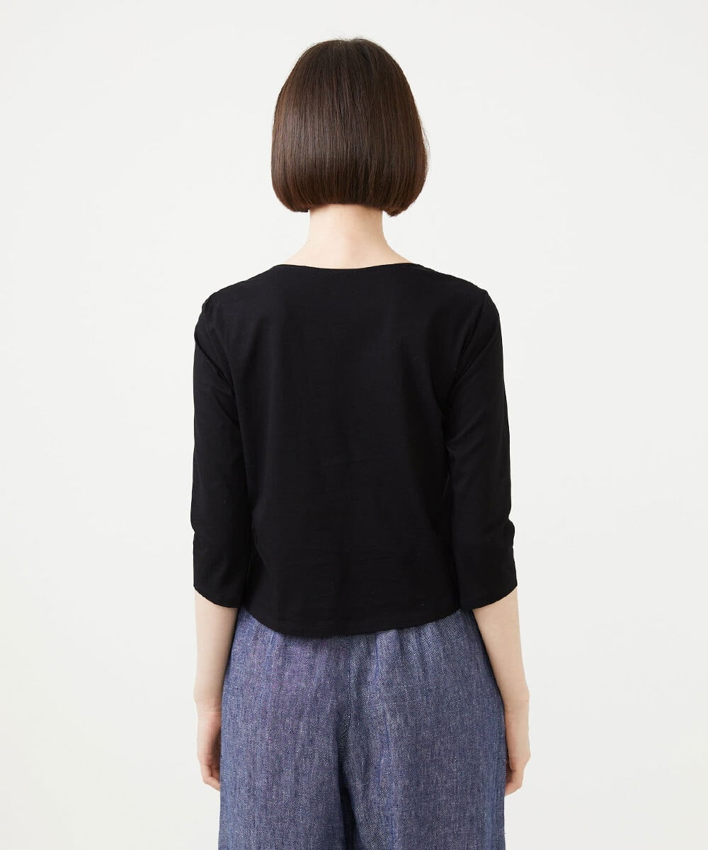 GBKGF03300 Sybilla(シビラ) シンメトリー風フラワー刺繍カットソー ブラック