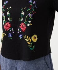 GBKGF03300 Sybilla(シビラ) シンメトリー風フラワー刺繍カットソー ブラック