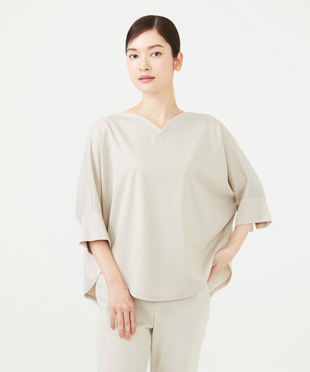 GBKJE35230 Sybilla(シビラ) ハートネックポンチカットソー ベージュ
