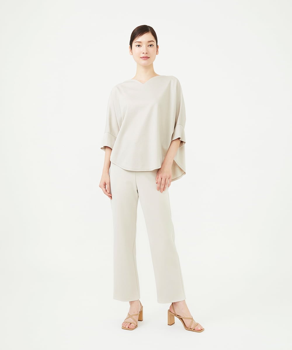 GBKJE35230 Sybilla(シビラ) ハートネックポンチカットソー ベージュ