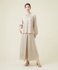 GBLET13330 Sybilla(シビラ) 【ドラマ着用】フロントタックサテンフレアパンツ ベージュ