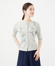 GBSHB31700 Sybilla(シビラ) フラワー刺繍五分袖カーディガン グレージュ