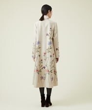 GBUVU03130 Sybilla(シビラ) フラワー刺繍ノーカラーウールコート ベージュ