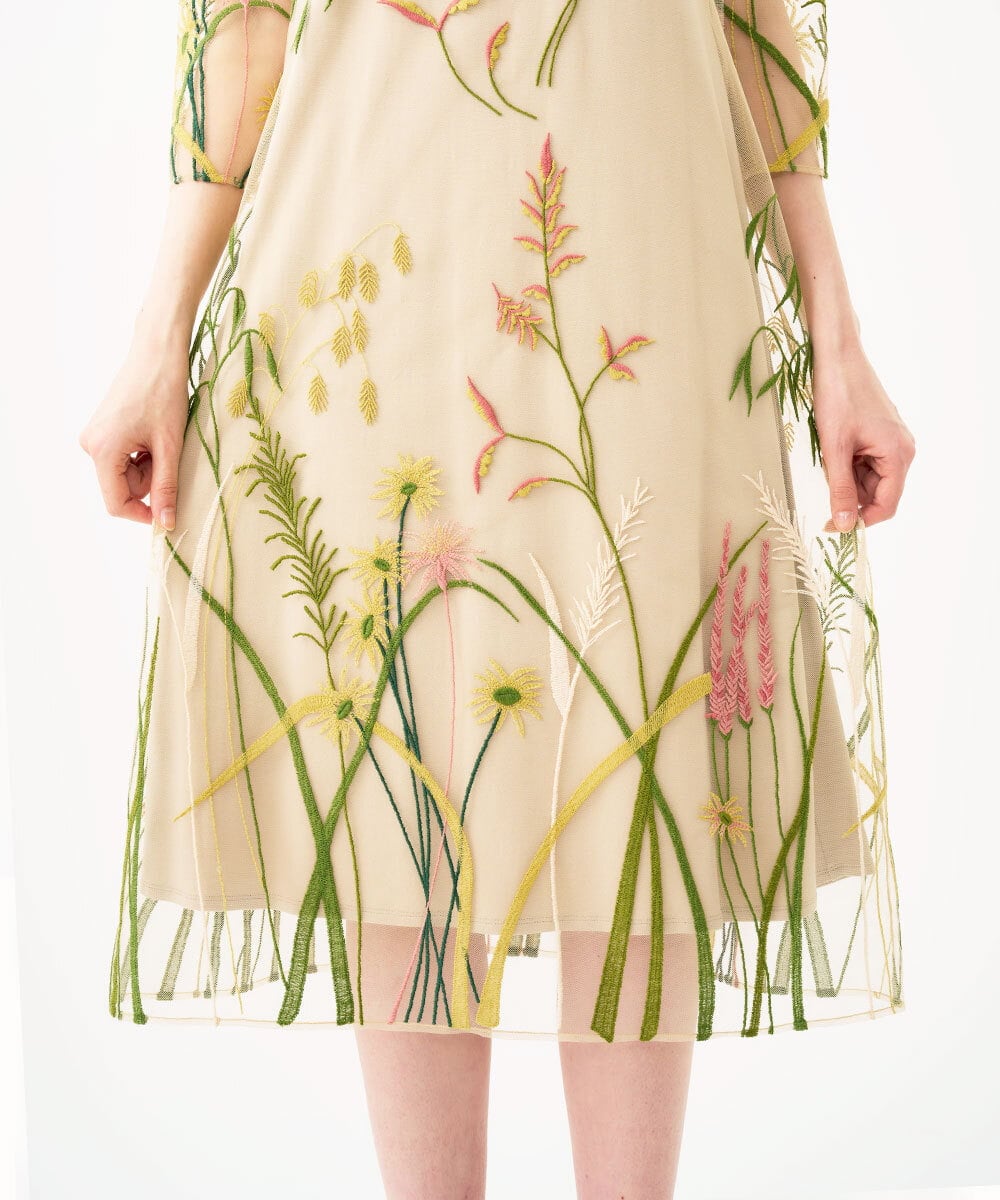 GDPGE91800 Sybilla(シビラ) リーフ刺繍チュールドレス(7分袖) ベージュ