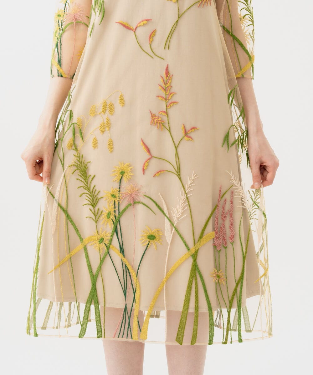 GDPGE91800 Sybilla(シビラ) リーフ刺繍チュールドレス(7分袖) ベージュ