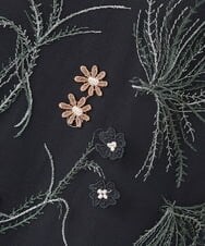 GDPGQ08590 Sybilla(シビラ) 【広瀬アリスさん ドラマ着用】ボタニカル刺繍チュールスリーブドレス ブラック