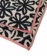 GE9AV05006 Sybilla(シビラ) ステッチパイピングフラワータオルハンカチ アイボリー