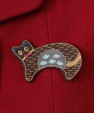 GG2JB32050 Jocomomola(ホコモモラ) 猫モチーフデザインブローチ ブラウン