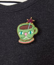 GG2JW33040 Jocomomola(ホコモモラ) ネコップデザイン刺繍ブローチ グリーン