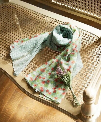 GG3CD30130 Jocomomola フラワーレースドッキングストール