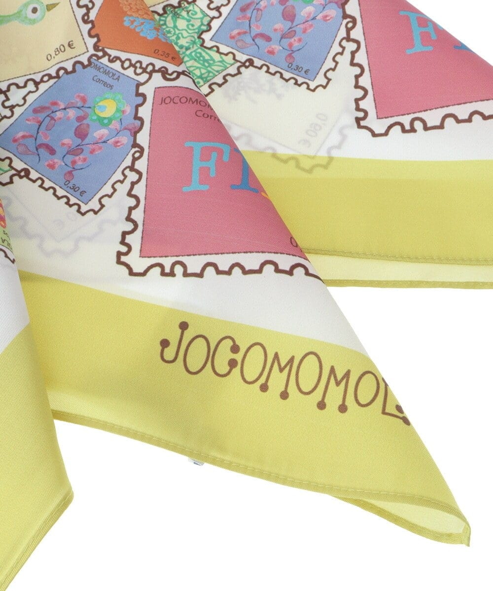 GG3DS31100 Jocomomola(ホコモモラ) 切手モチーフプリントスカーフ マスタード