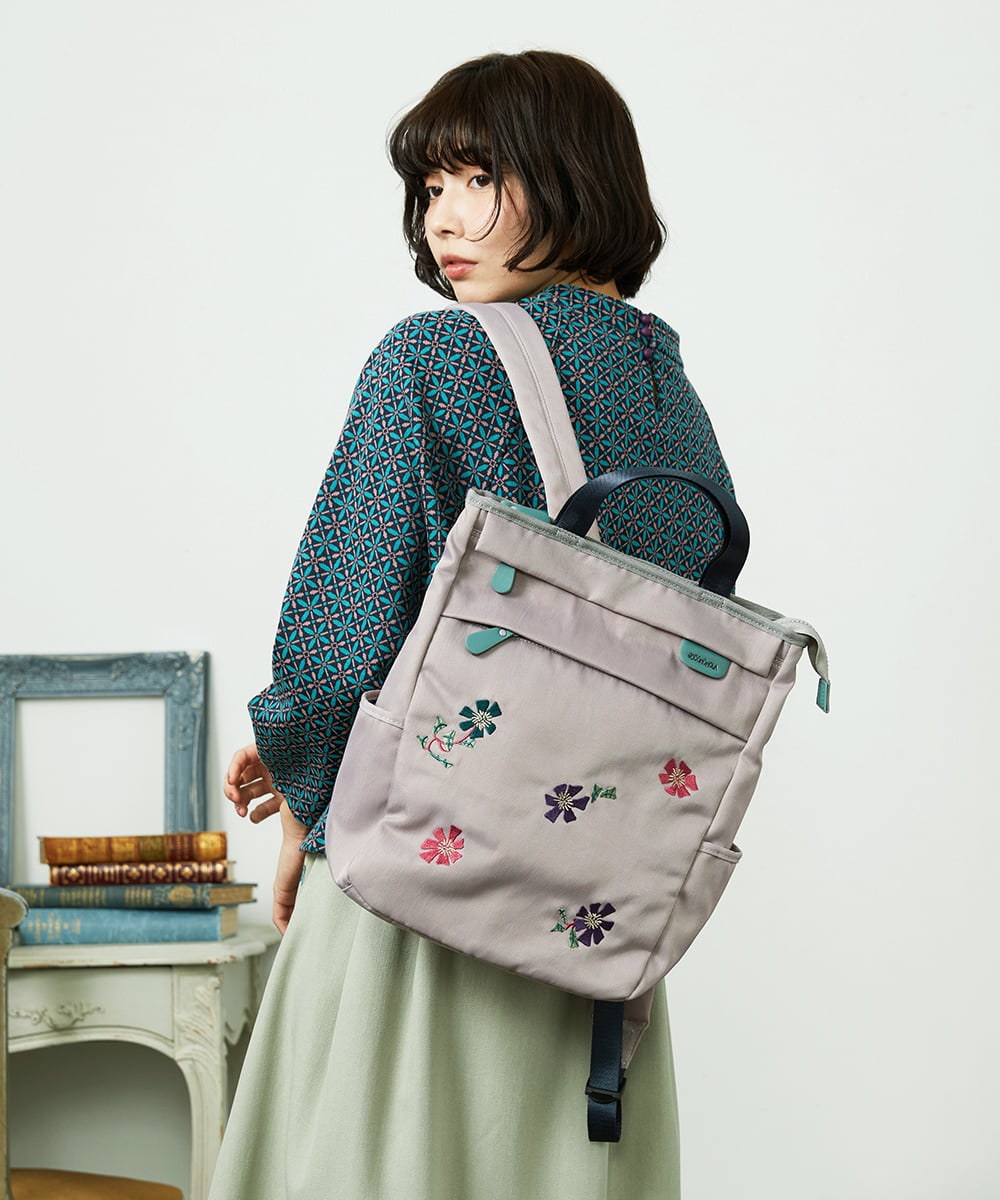 GG5CD30140 Jocomomola(ホコモモラ) フラワー刺繍トートリュック グレー