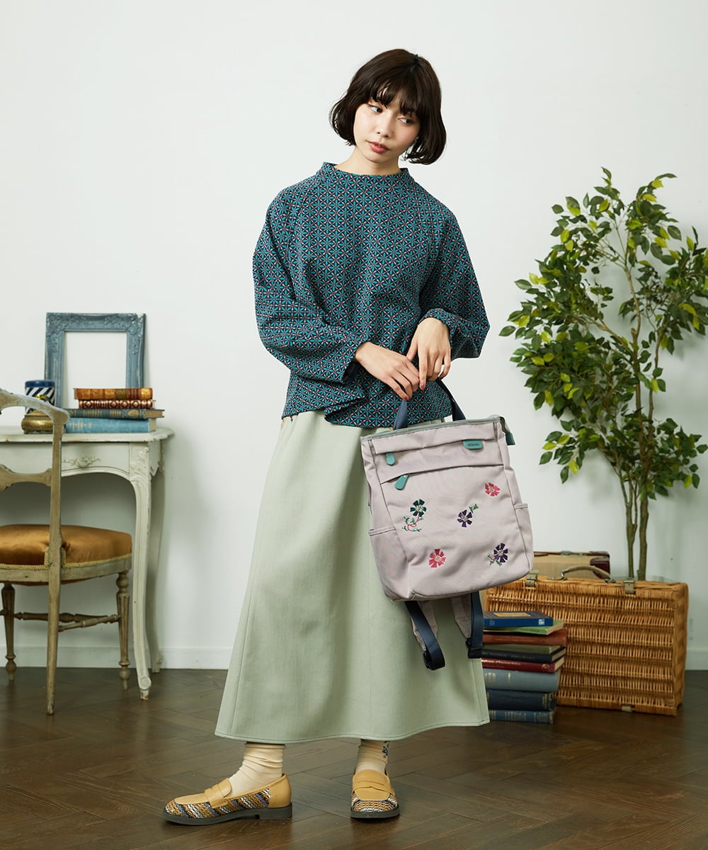 GG5CD30140 Jocomomola(ホコモモラ) フラワー刺繍トートリュック グレー