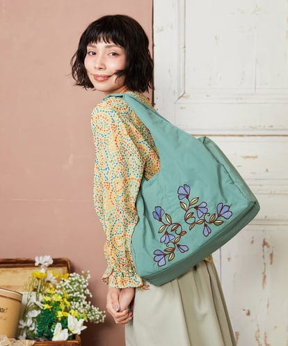 GG5DD30150 Jocomomola フラワー刺繍ナイロントートバッグ