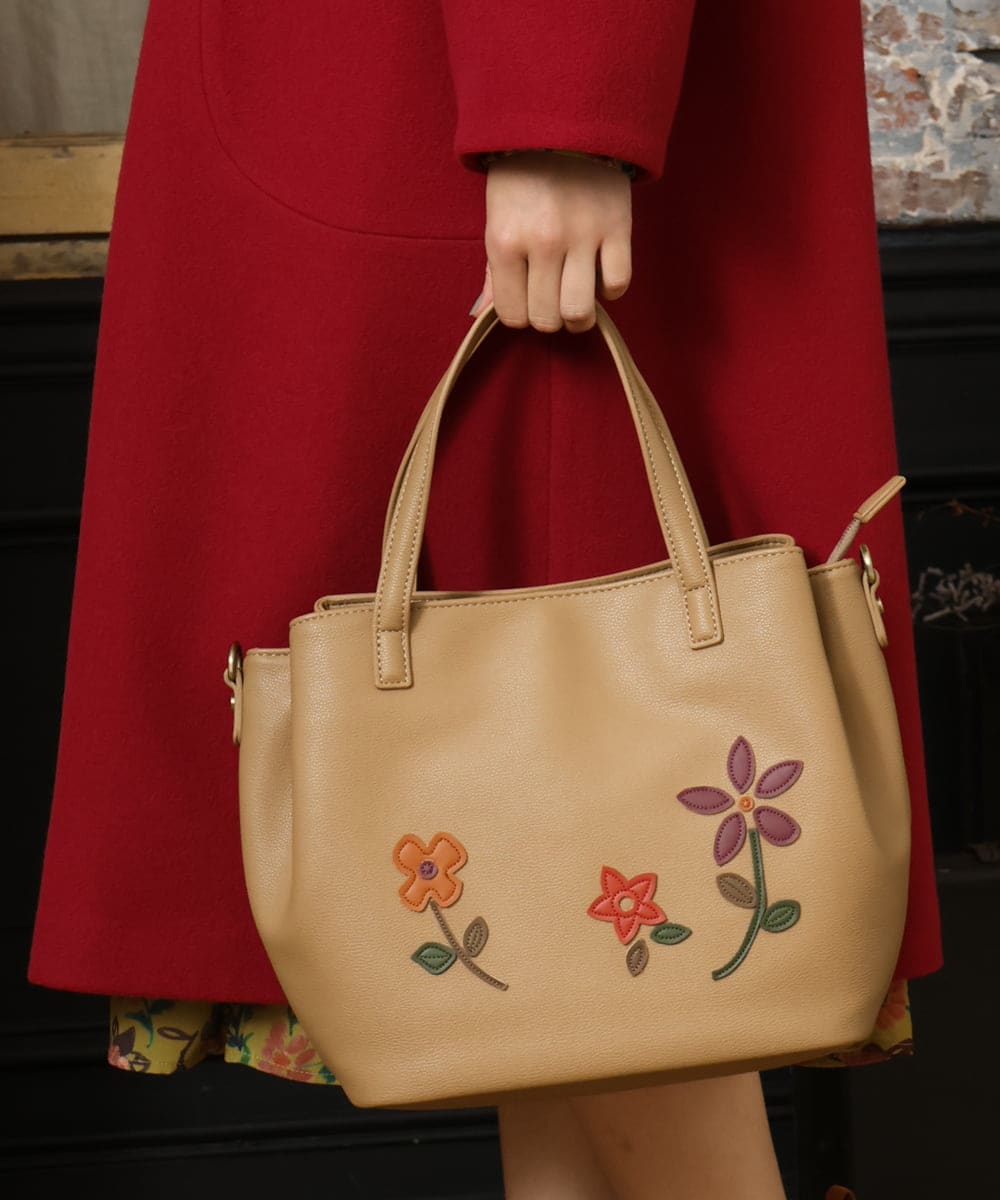 GG5LA31180 Jocomomola(ホコモモラ) 【2WAY】フラワーアップリケトートバッグ ベージュ