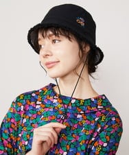 GG7DB30080 Jocomomola(ホコモモラ) 【2WAY】フラワー刺繍リバーシブルバケットハット ブラック×ブルー