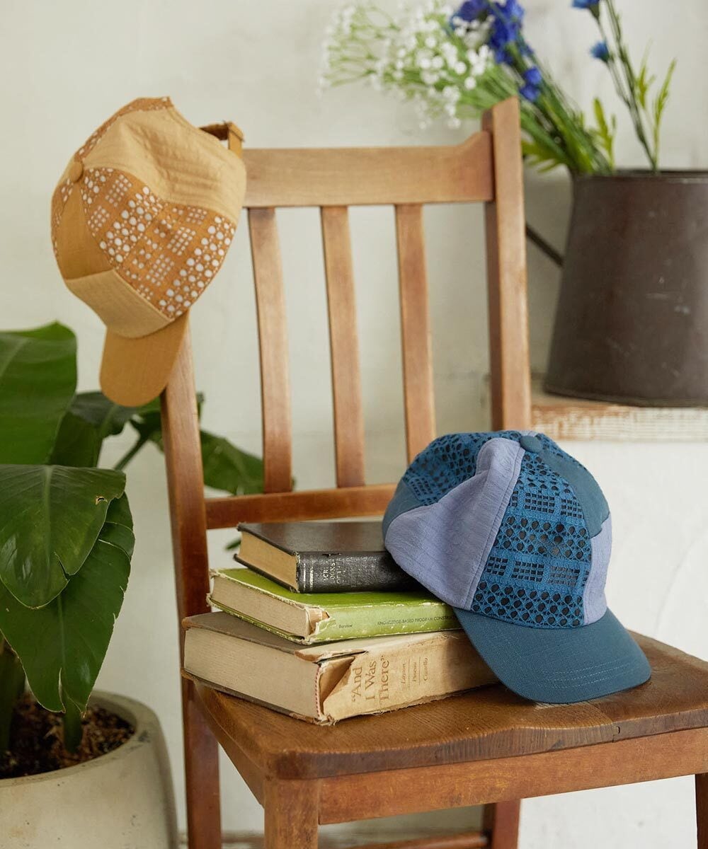 GG7DE31080 Jocomomola(ホコモモラ) パッチレース切り替えデザインキャップ ブルー