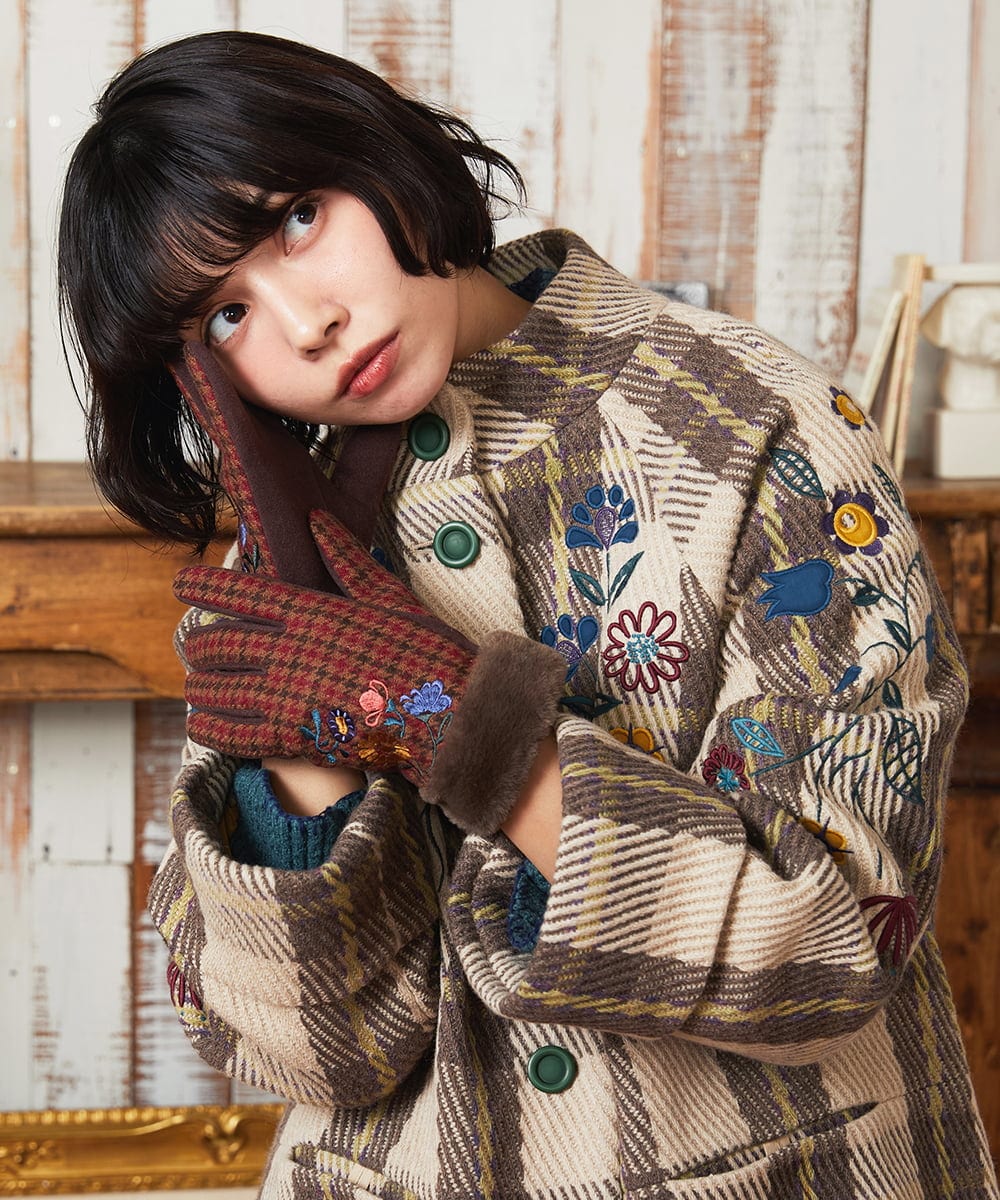 GGTAD30090 Jocomomola(ホコモモラ) フラワーエンブロイダリーグローブ ベージュ