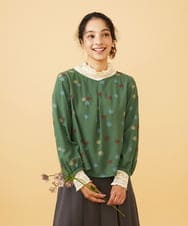 GJBAD50240 Jocomomola(ホコモモラ) Estrella ハートネックフラワー刺繡ブラウス グリーン
