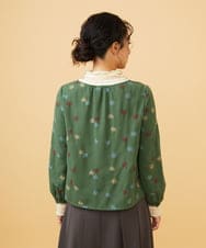 GJBAD50240 Jocomomola(ホコモモラ) Estrella ハートネックフラワー刺繡ブラウス グリーン