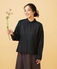 GJBAE40200 Jocomomola(ホコモモラ) Susurrito フラワーモチーフハイネックブラウス ブラック