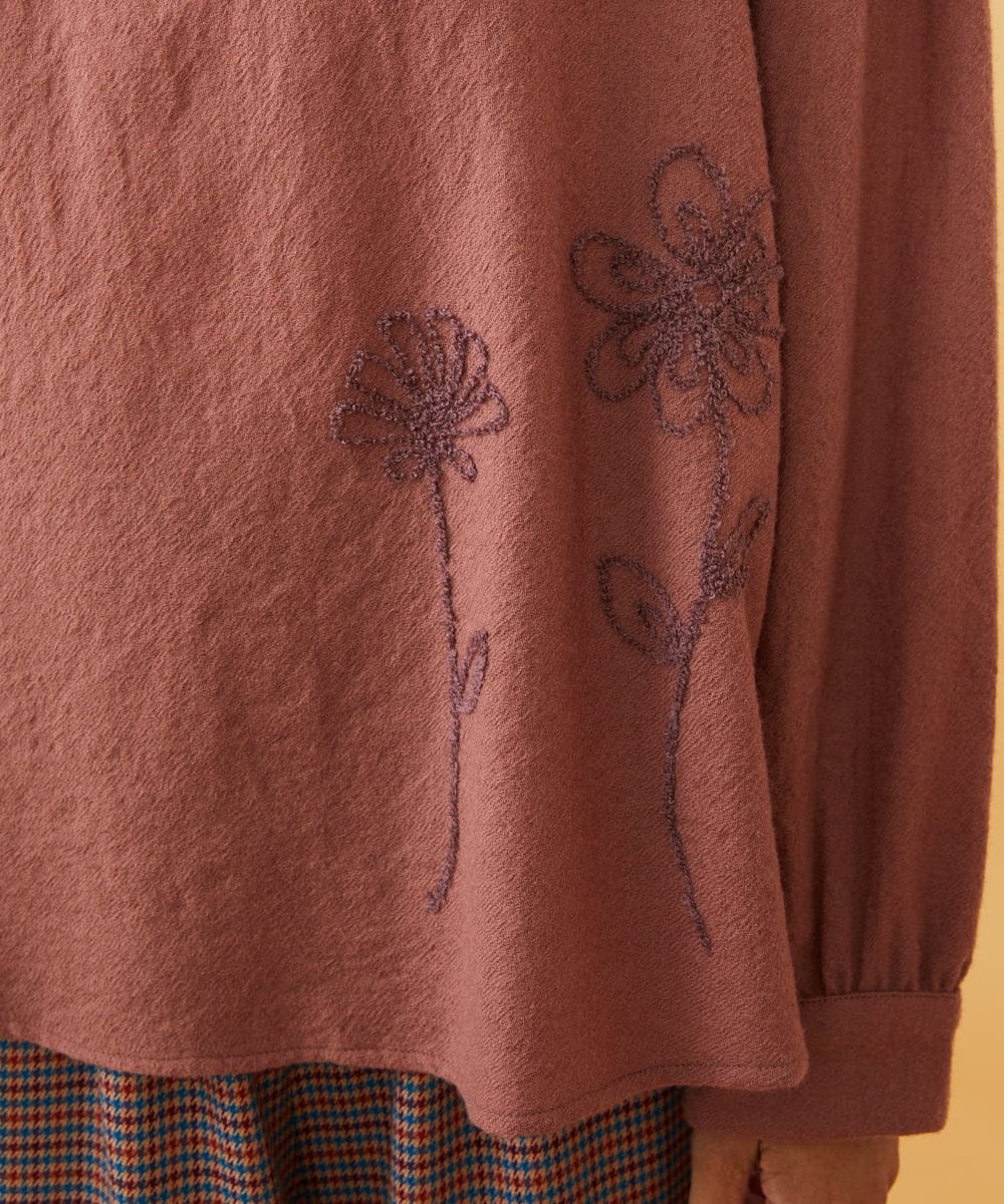 GJBAE40200 Jocomomola(ホコモモラ) Susurrito フラワーモチーフハイネックブラウス ブラック