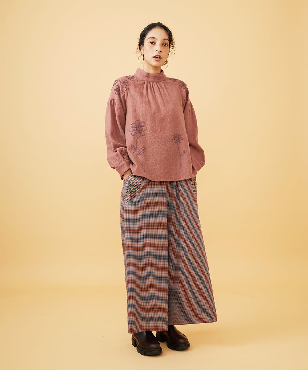 GJBAE40200 Jocomomola(ホコモモラ) Susurrito フラワーモチーフハイネックブラウス ブラック