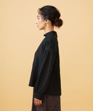 GJBAE40200 Jocomomola(ホコモモラ) Susurrito フラワーモチーフハイネックブラウス ブラック