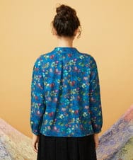 GJBAG30200 Jocomomola(ホコモモラ) Poemas callejeros フラワープリントブラウス ブルー